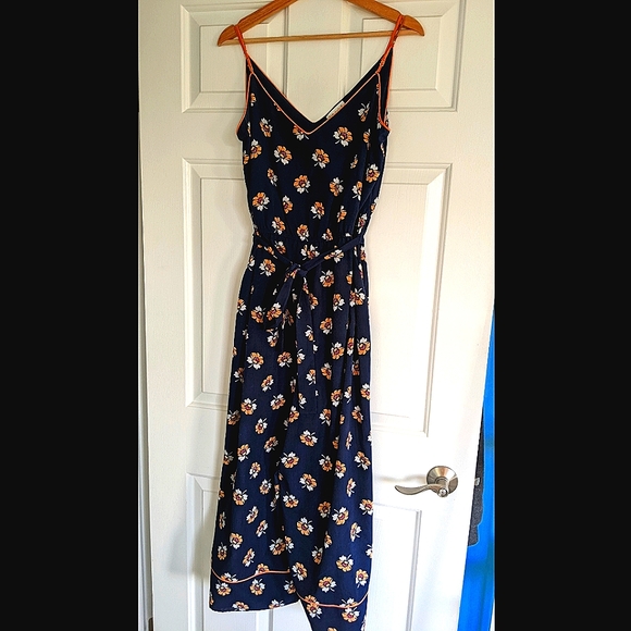 Wide leg floral jumpsuit - Picture 2 of 3